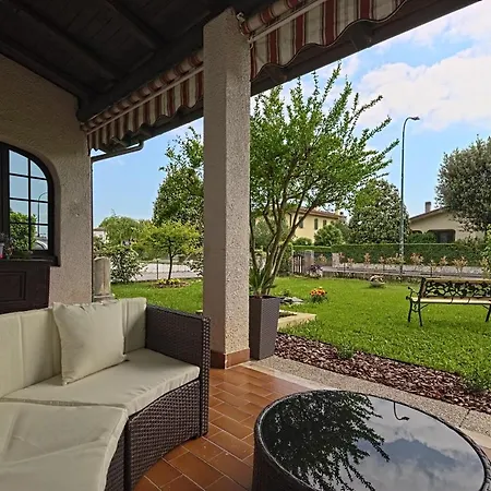 Vecchia Favola House * Куарто-д'Альтино